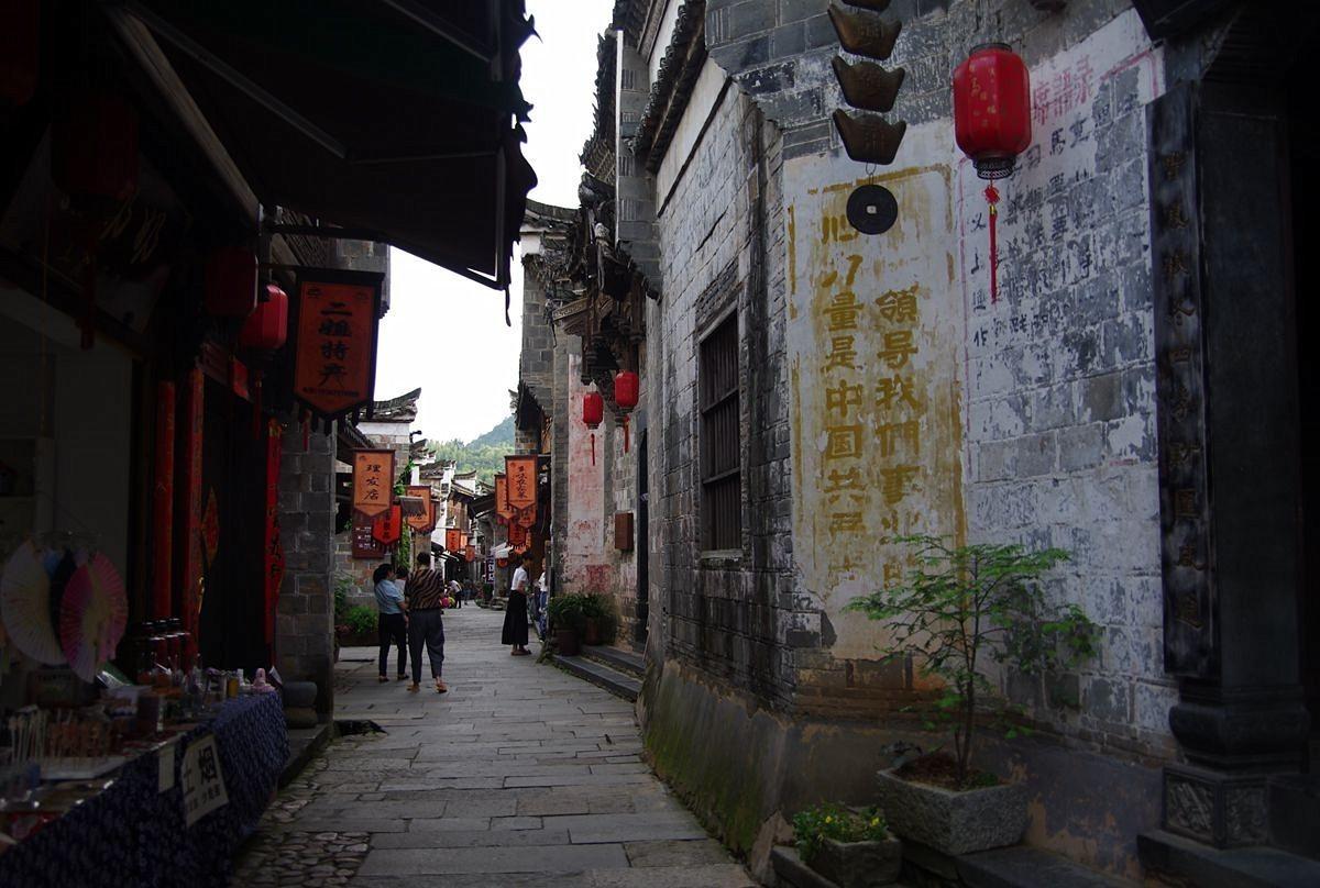 蒙冤26年,2019年国家赔460万,他为小21岁娇妻花百万,7个月闪离